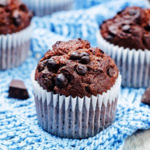 muffins med chokoladestykker